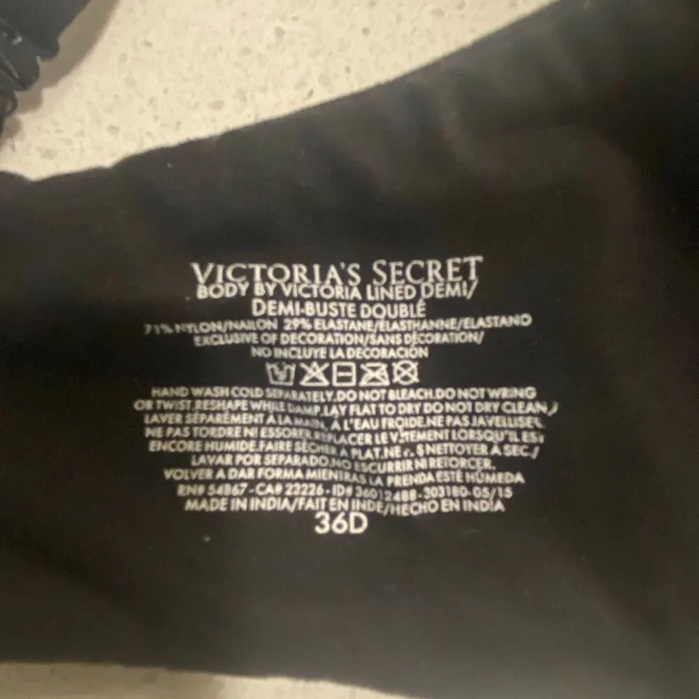 Victoria’s Secret body by Victoria line Demi bra, size 36D